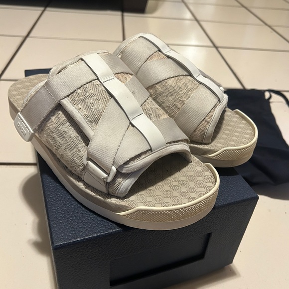 Dior slides white